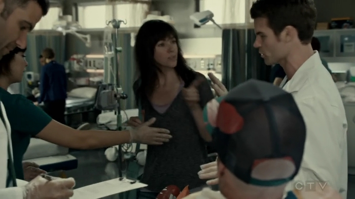 VampireDiariesWorld-dot-org_SavingHope2x16-0387.jpg