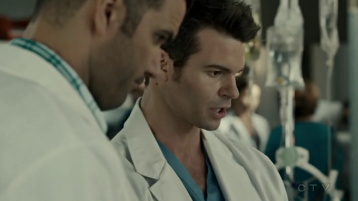 VampireDiariesWorld-dot-org_SavingHope2x16-0412.jpg