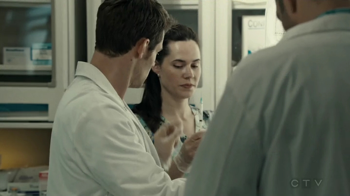 VampireDiariesWorld-dot-org_SavingHope2x16-0548.jpg