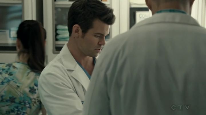 VampireDiariesWorld-dot-org_SavingHope2x16-0554.jpg