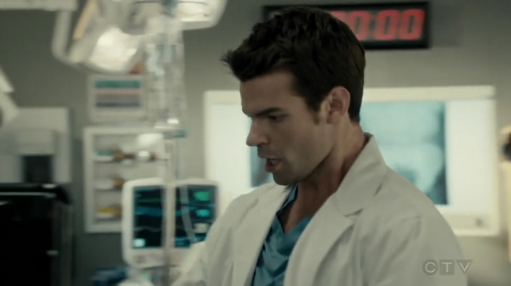 VampireDiariesWorld-dot-org_SavingHope2x16-0599.jpg