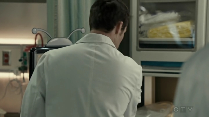 VampireDiariesWorld-dot-org_SavingHope2x16-0607.jpg