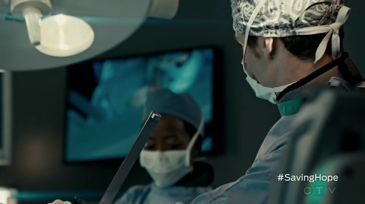 VampireDiariesWorld-dot-org_SavingHope2x16-0960.jpg