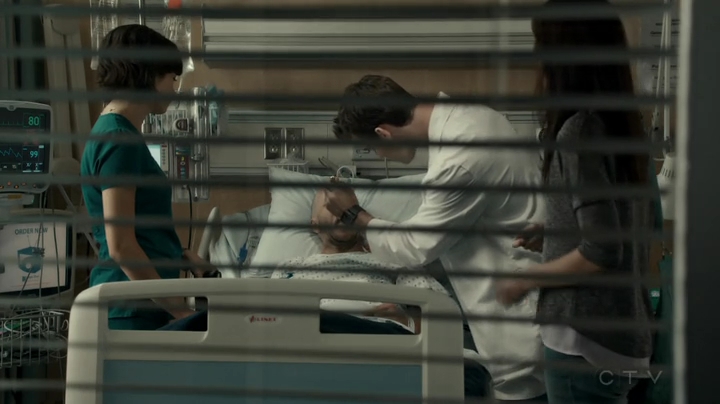 VampireDiariesWorld-dot-org_SavingHope2x16-1321.jpg