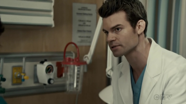 VampireDiariesWorld-dot-org_SavingHope2x16-1325.jpg