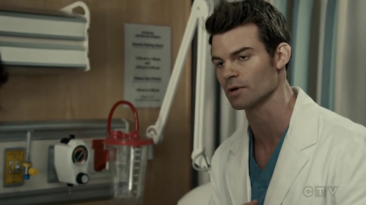 VampireDiariesWorld-dot-org_SavingHope2x16-1326.jpg