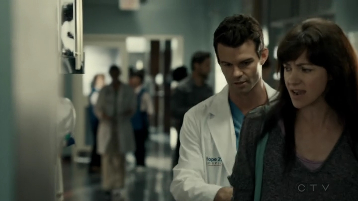 VampireDiariesWorld-dot-org_SavingHope2x16-1354.jpg