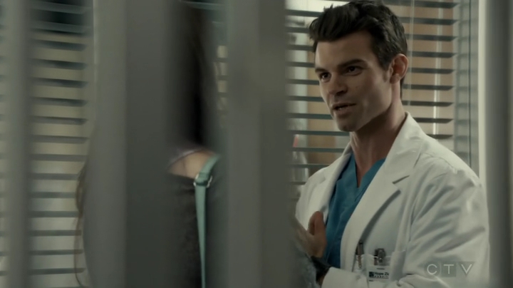 VampireDiariesWorld-dot-org_SavingHope2x16-1364.jpg