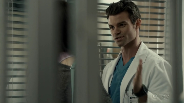 VampireDiariesWorld-dot-org_SavingHope2x16-1365.jpg