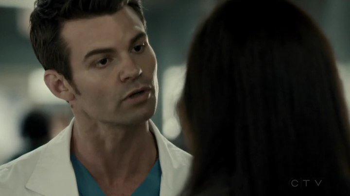 VampireDiariesWorld-dot-org_SavingHope2x16-1370.jpg