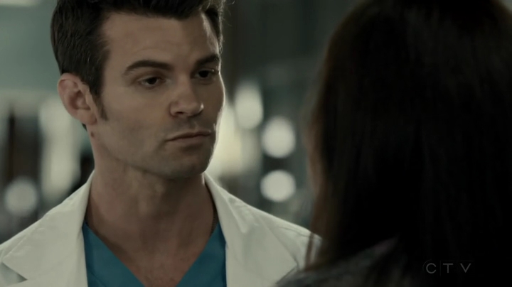 VampireDiariesWorld-dot-org_SavingHope2x16-1383.jpg