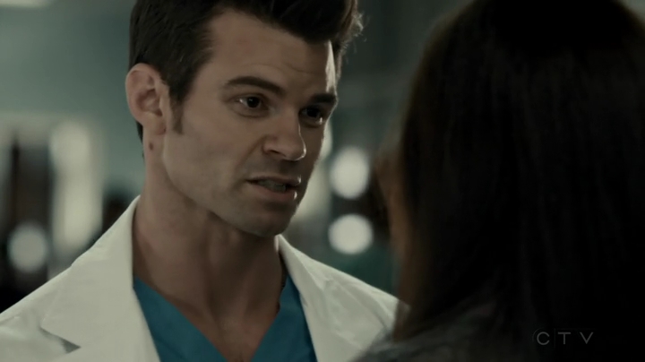 VampireDiariesWorld-dot-org_SavingHope2x16-1386.jpg