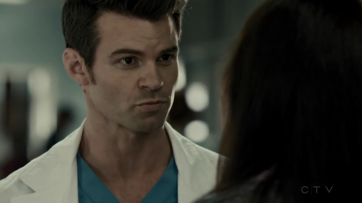 VampireDiariesWorld-dot-org_SavingHope2x16-1387.jpg