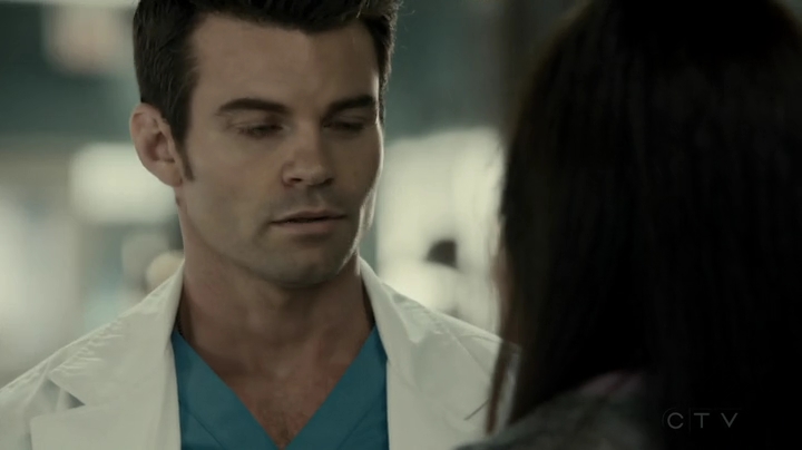 VampireDiariesWorld-dot-org_SavingHope2x16-1392.jpg