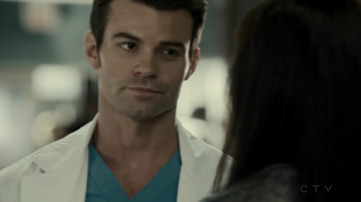 VampireDiariesWorld-dot-org_SavingHope2x16-1393.jpg