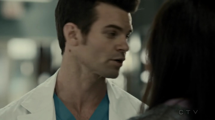 VampireDiariesWorld-dot-org_SavingHope2x16-1403.jpg