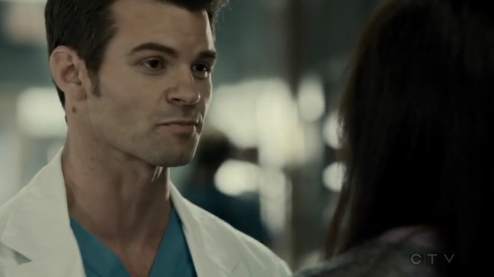 VampireDiariesWorld-dot-org_SavingHope2x16-1404.jpg