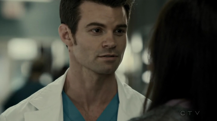 VampireDiariesWorld-dot-org_SavingHope2x16-1405.jpg