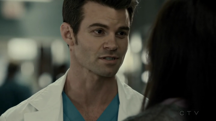 VampireDiariesWorld-dot-org_SavingHope2x16-1406.jpg