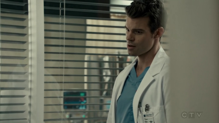 VampireDiariesWorld-dot-org_SavingHope2x16-1417.jpg