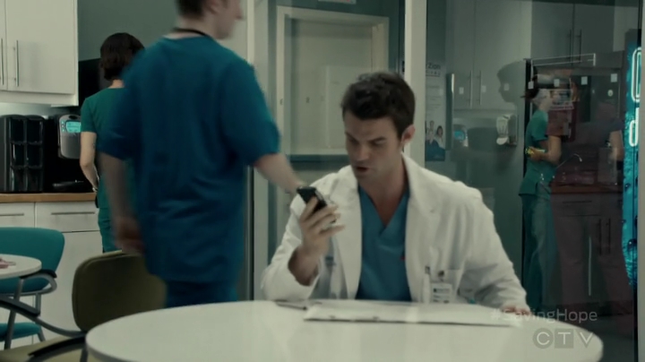 VampireDiariesWorld-dot-org_SavingHope2x16-1653.jpg