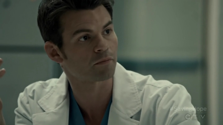 VampireDiariesWorld-dot-org_SavingHope2x16-1664.jpg