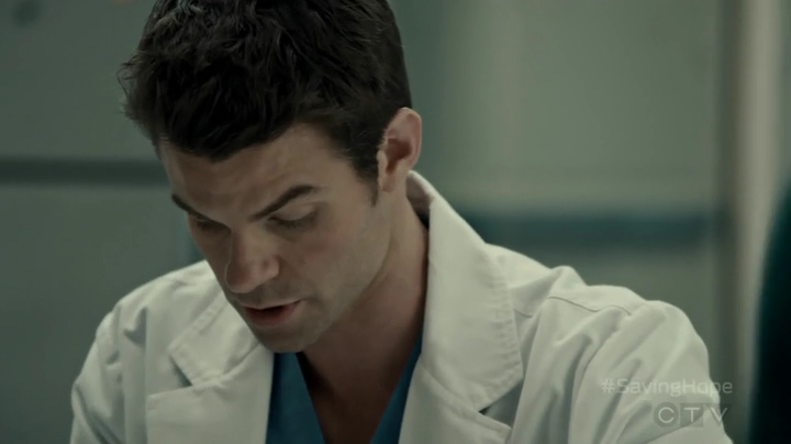 VampireDiariesWorld-dot-org_SavingHope2x16-1665.jpg