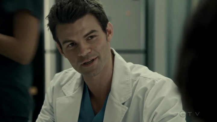 VampireDiariesWorld-dot-org_SavingHope2x16-1693.jpg