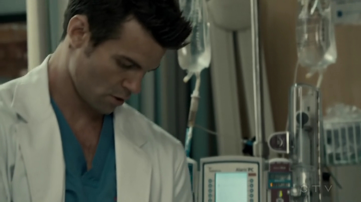 VampireDiariesWorld-dot-org_SavingHope2x16-1716.jpg