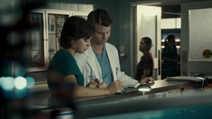 VampireDiariesWorld-dot-org_SavingHope2x16-1753.jpg