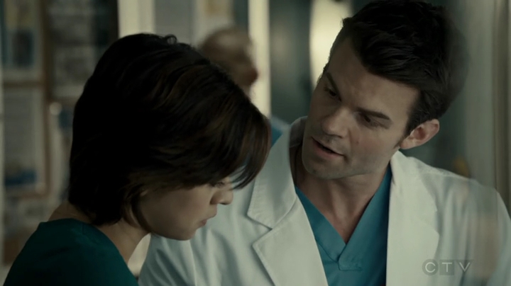 VampireDiariesWorld-dot-org_SavingHope2x16-1766.jpg