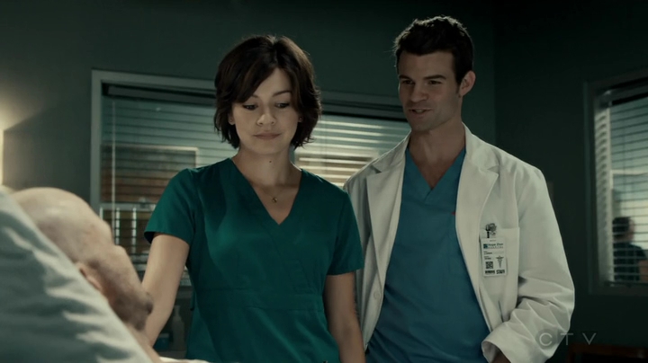 VampireDiariesWorld-dot-org_SavingHope2x16-2017.jpg