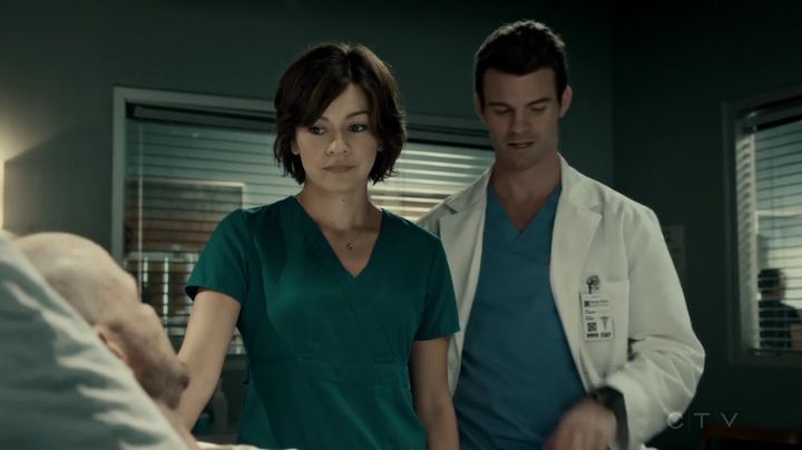 VampireDiariesWorld-dot-org_SavingHope2x16-2018.jpg