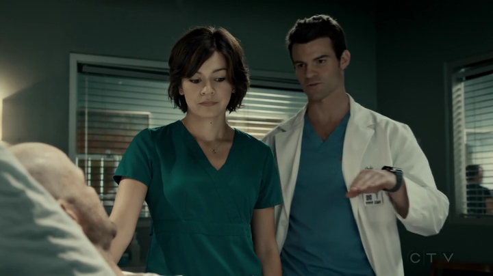 VampireDiariesWorld-dot-org_SavingHope2x16-2019.jpg