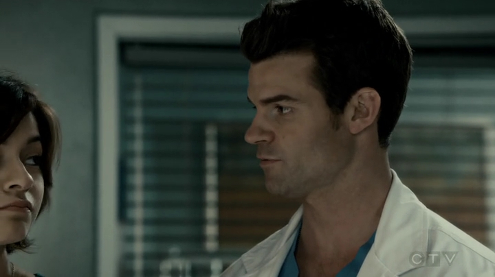 VampireDiariesWorld-dot-org_SavingHope2x16-2031.jpg