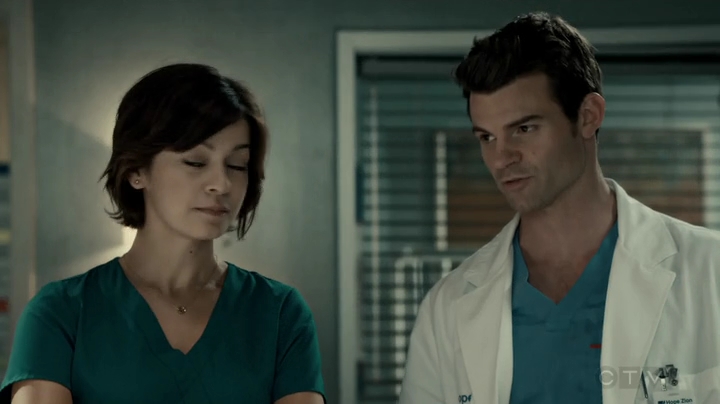 VampireDiariesWorld-dot-org_SavingHope2x16-2082.jpg