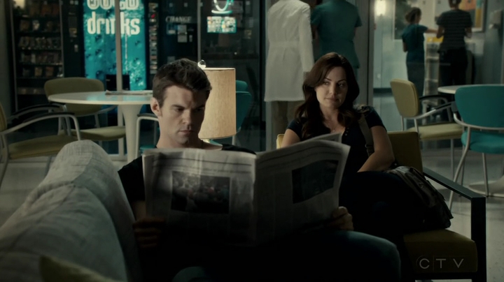 VampireDiariesWorld-dot-org_SavingHope2x16-2429.jpg