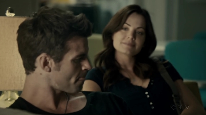 VampireDiariesWorld-dot-org_SavingHope2x16-2440.jpg