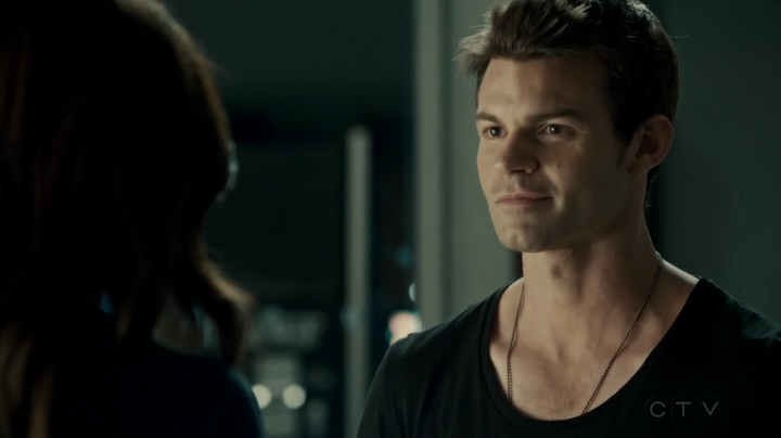 VampireDiariesWorld-dot-org_SavingHope2x16-2463.jpg