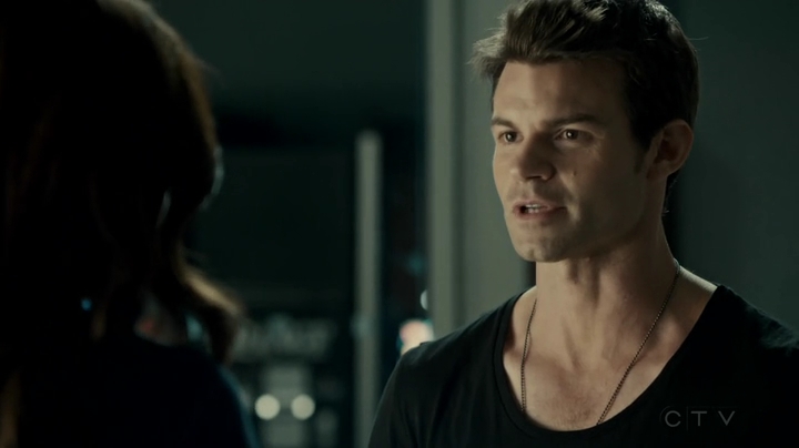 VampireDiariesWorld-dot-org_SavingHope2x16-2464.jpg