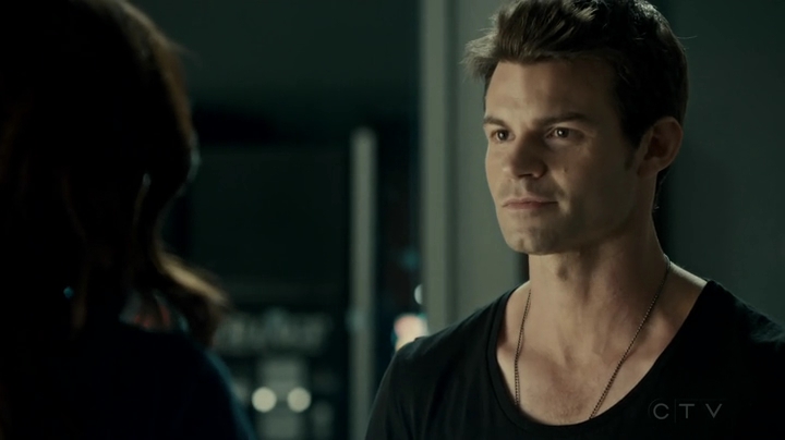 VampireDiariesWorld-dot-org_SavingHope2x16-2465.jpg