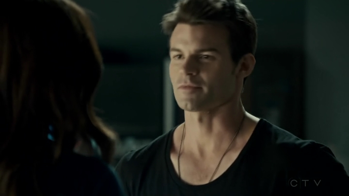 VampireDiariesWorld-dot-org_SavingHope2x16-2467.jpg