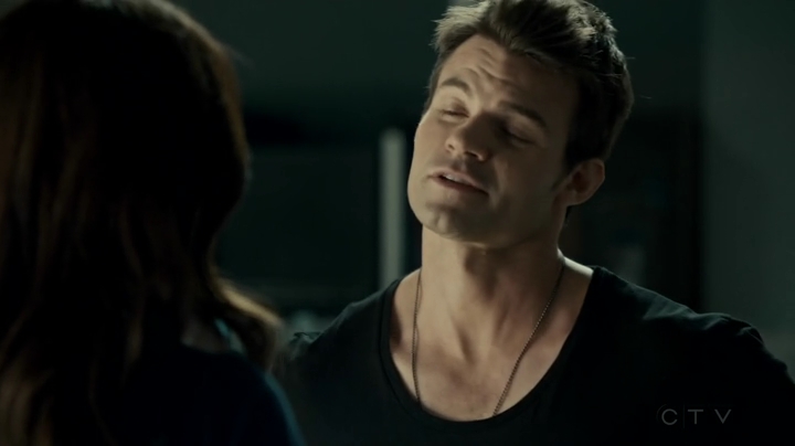 VampireDiariesWorld-dot-org_SavingHope2x16-2468.jpg