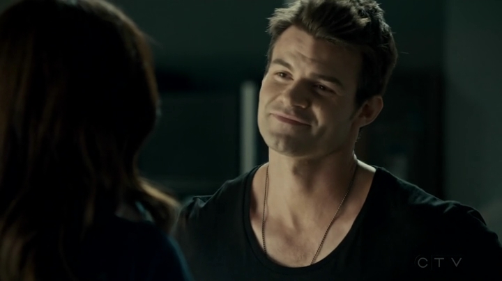 VampireDiariesWorld-dot-org_SavingHope2x16-2469.jpg