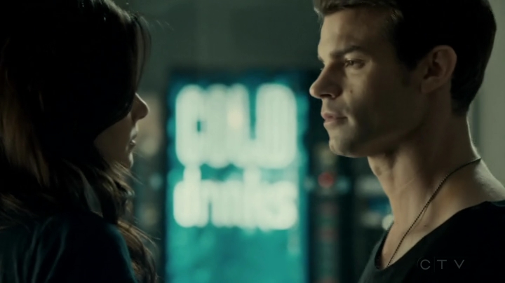 VampireDiariesWorld-dot-org_SavingHope2x16-2496.jpg