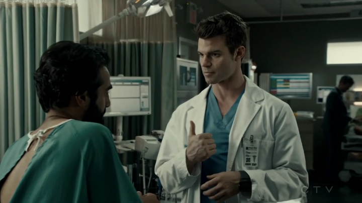 VampireDiariesWorld-dot-org_SavingHope2x17-1077.jpg