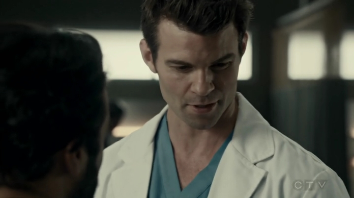 VampireDiariesWorld-dot-org_SavingHope2x17-1096.jpg