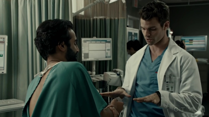 VampireDiariesWorld-dot-org_SavingHope2x17-1104.jpg