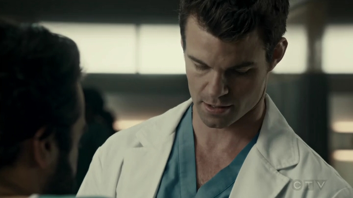 VampireDiariesWorld-dot-org_SavingHope2x17-1112.jpg