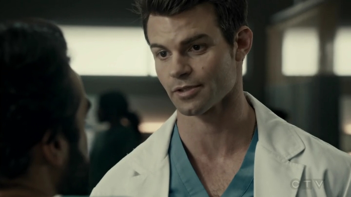 VampireDiariesWorld-dot-org_SavingHope2x17-1122.jpg